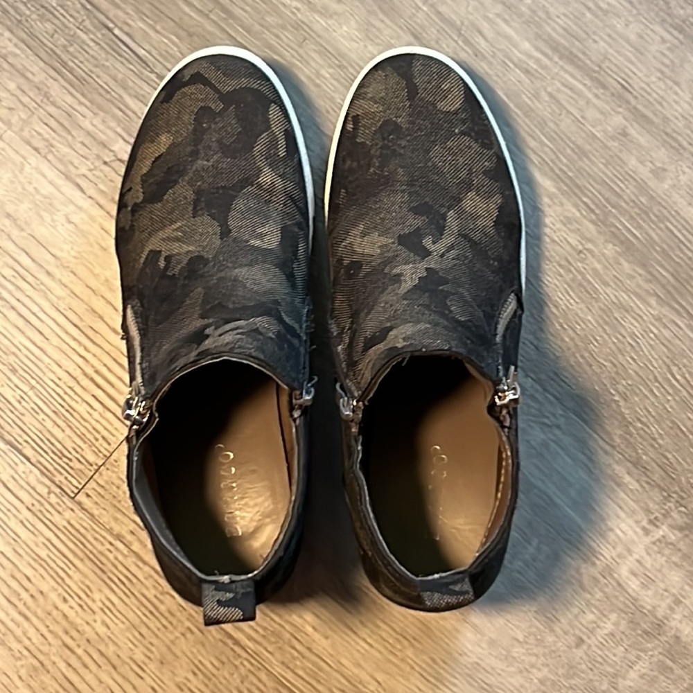 Bamboo Camo Wedge Sneakers - Picture 3 of 7